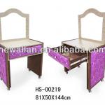 Modern charming dressing table with mirror