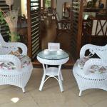 Rattan Glass Dining Table And Chairs 1311036